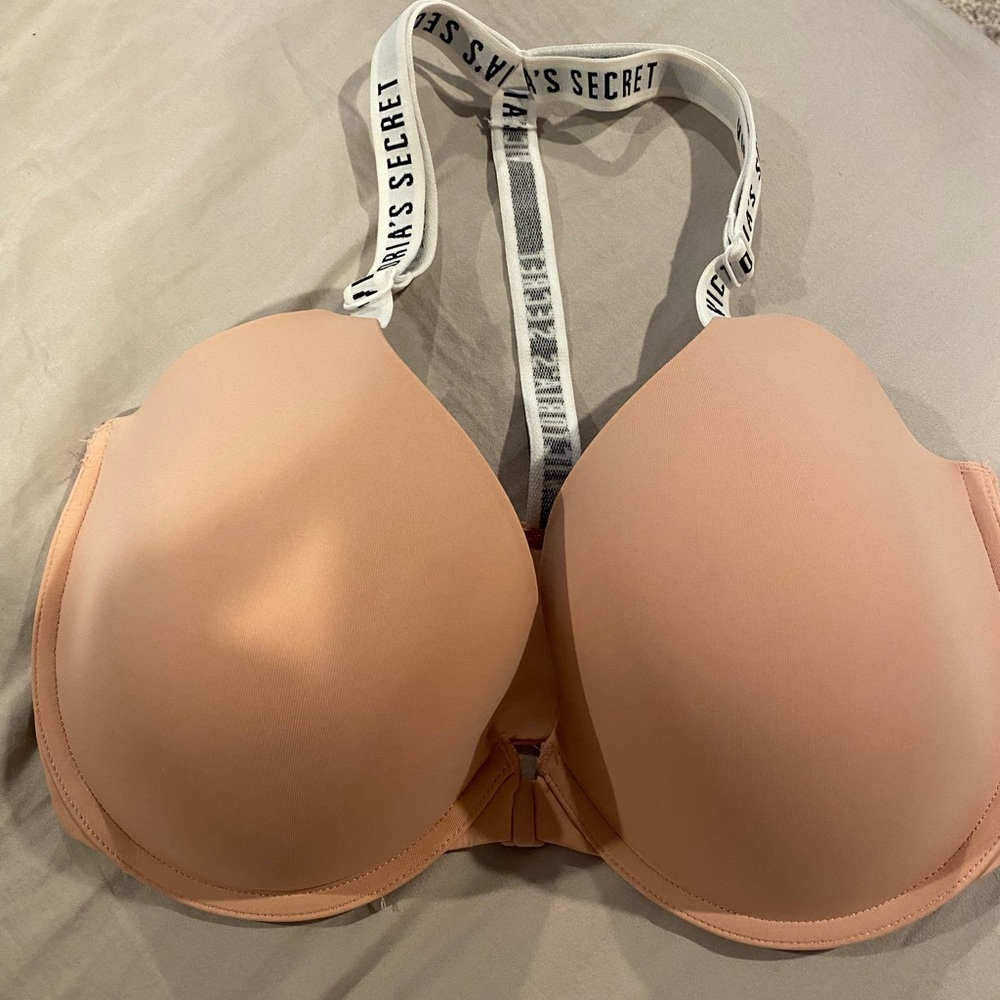 Victoria’s Secret nude racer back bra 32DDD